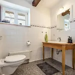 Juttashof Apartment Camin